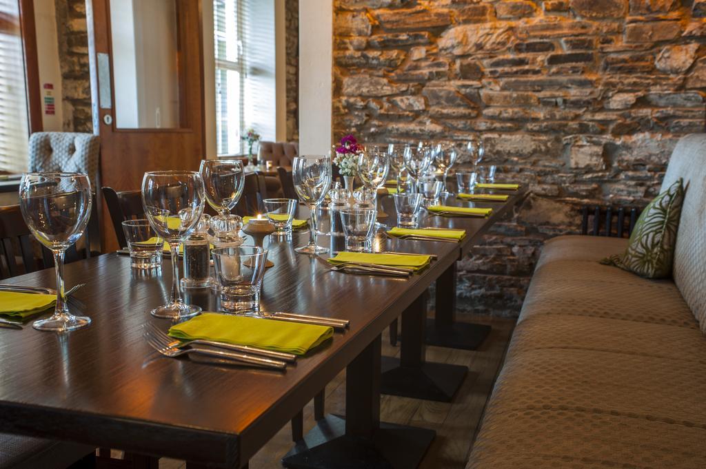 Mcgrory'S Hotel 쿨다프 외부 사진